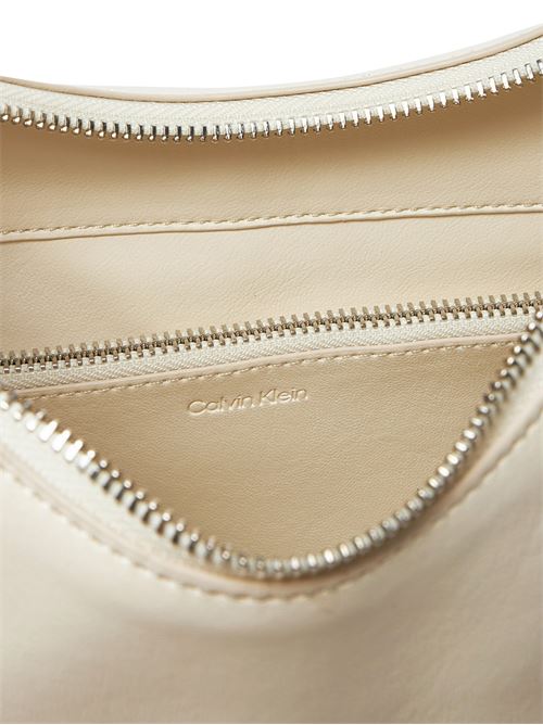HARDWARE STRAP HOBO SHOULDER BAG CALVIN KLEIN | K60K613031/67U